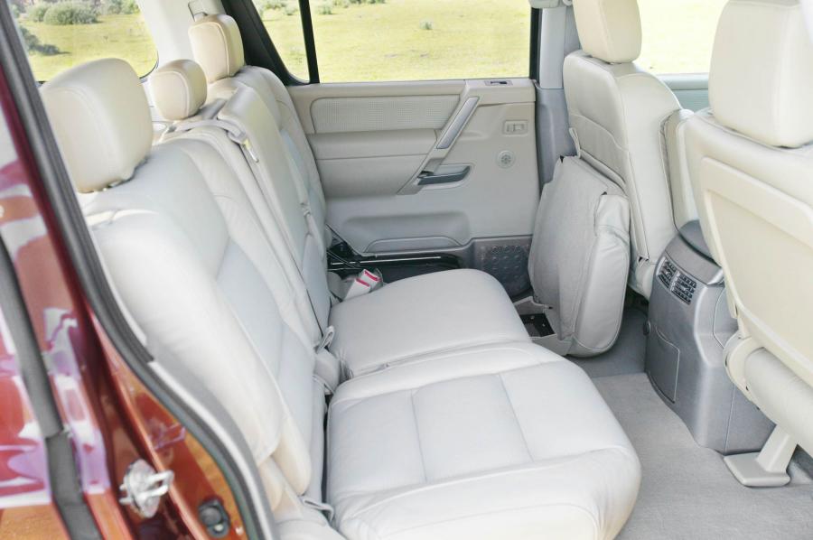  Nissan Armada 2008 года  (фото 33 из 40)